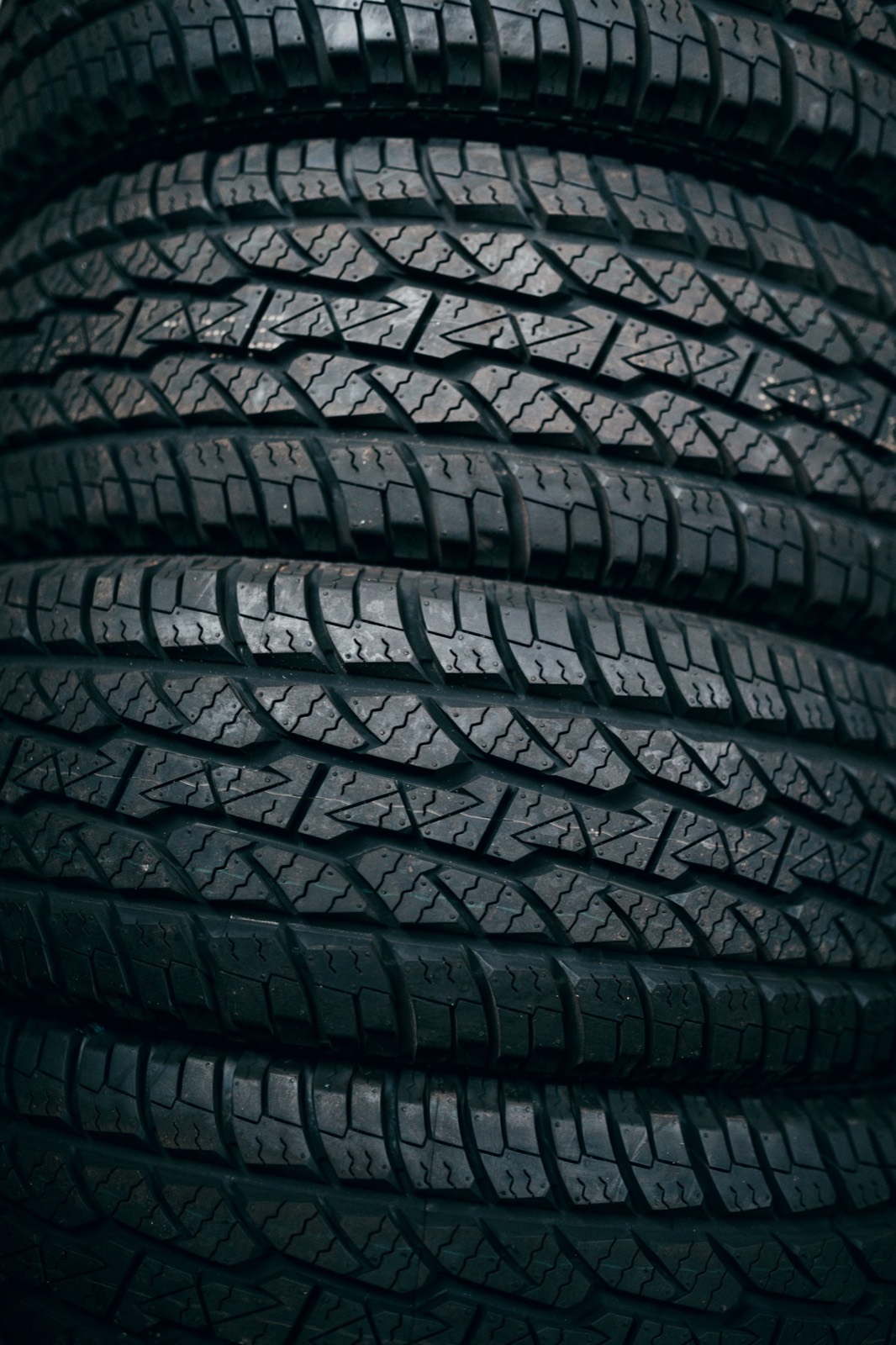Deep tread blocks on a row of tires